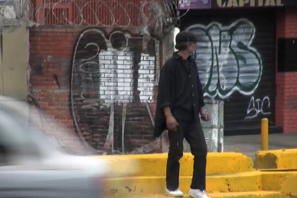 still / picture for Domingo, el pintor bajo el puente