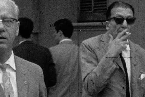 still / picture for Bajo las banderas, el sol
