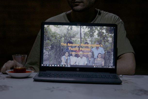 still / picture for Həvəskar Fotoqrafın Ailəvi Portreti