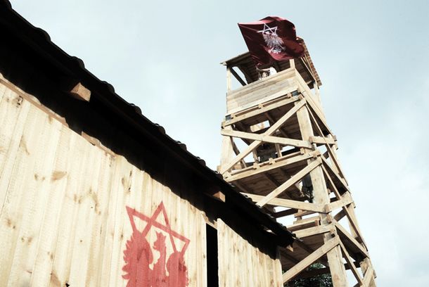 still / picture for Mur i wieża (Wall and Tower)